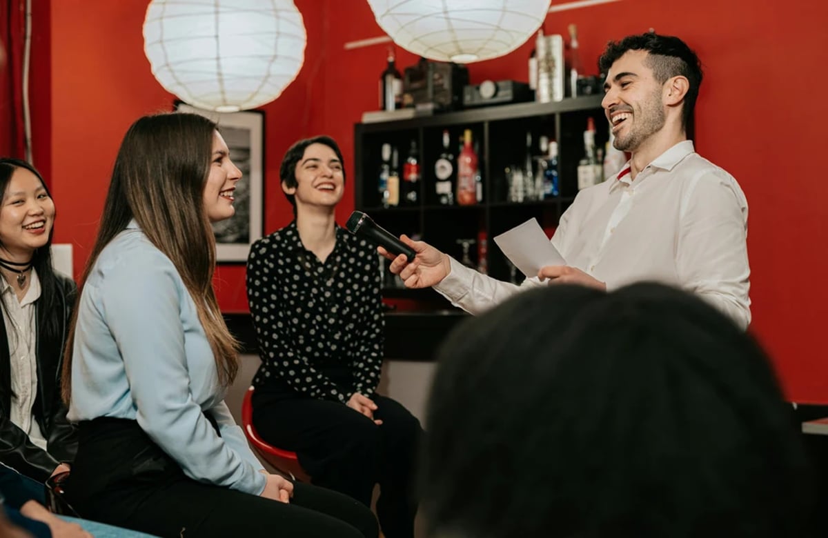 Comedy Directing: Timing, Staging & Editorial Handoff